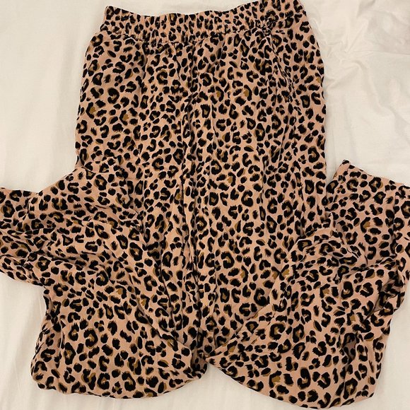 Divided Cheetah flare pants - size 4 - Picture 3 of 5